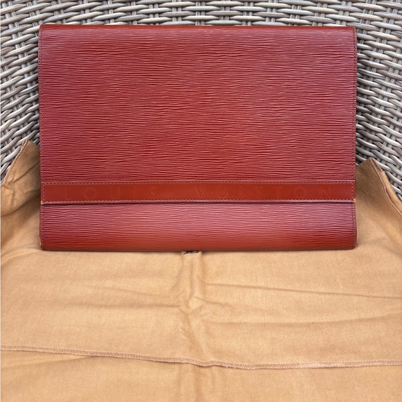 Authentic Louis Vuitton vintage 1990s unisex Brown Epi leather pochette amberop - Picture 1 of 16